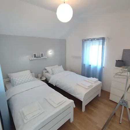 Apartment Podine,