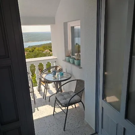 Apartman Podine, *